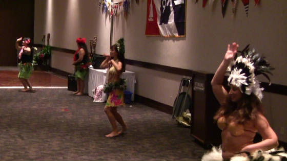 Hawaiian_Dancers_889999.jpg